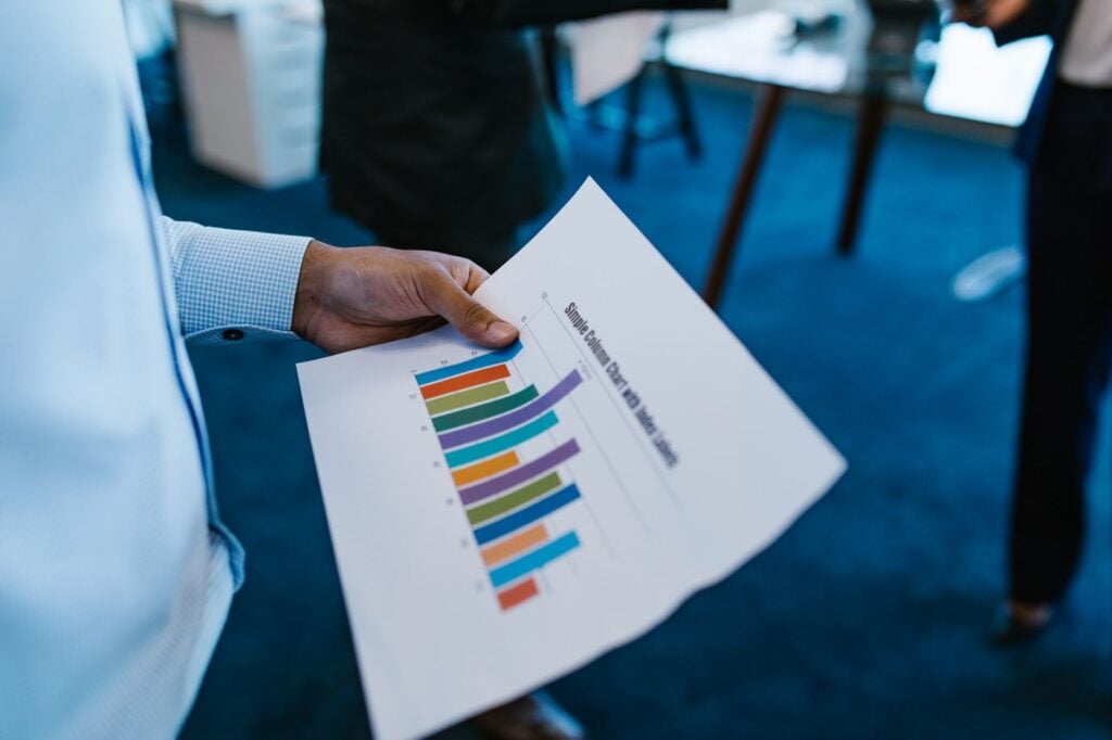The Proven Guide to Frontline Employee Feedback Software in 2026 2 manager reviewing frontline employee feedback software dashboard results